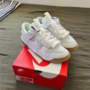 Men’s Nike dunk brand new in box size 9